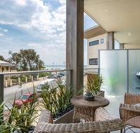Blue Waters on the Beach absolute beachfront views - Accommodation Melbourne