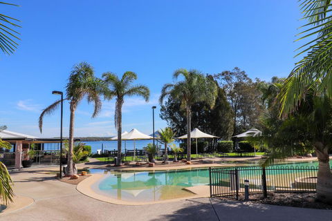 Bluewater Executive Villa In Raffertys Resort - Accommodation Melbourne 0