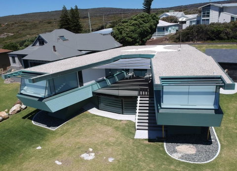 Boathouse - Nearly In The Water And Wonderful Views - Accommodation Melbourne 1