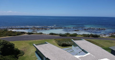 Boathouse - Nearly In The Water And Wonderful Views - Accommodation Melbourne 0
