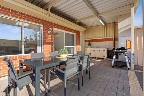 The Shamrock House A - Accommodation Melbourne 1