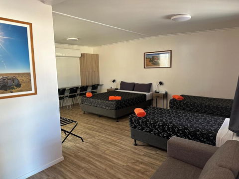 Winton Outback Motel - Melbourne 4u 0