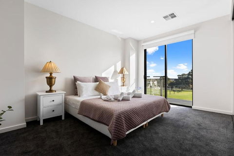 Woodforde 3BR House With An Amazing View - Accommodation Melbourne 0