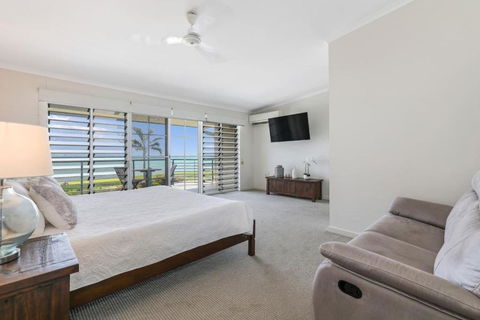 Absolute Beachfront Bliss-Best Location In Darwin - Accommodation Melbourne 0