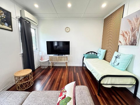 Zen Escape Guest House- Hidden Little Gem, Funky Corner, Boutique Granny Flat - Accommodation Melbourne 3