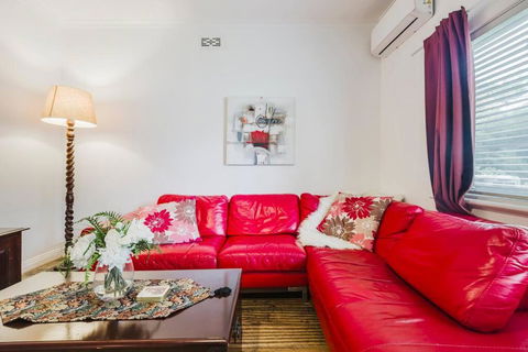 Yarraville Garden Large Home With Yard And Parking - Accommodation Melbourne 0