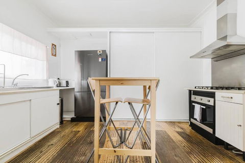 Yarraville Garden Large Home With Yard And Parking - Accommodation Melbourne 1