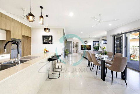 Zenhouse: Prestigous 4-BR Display Home In Muirhead - Accommodation Melbourne 0
