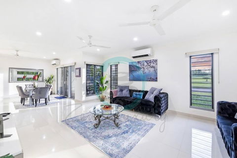 Zenhouse: Stylish Muirhead Home Near Park/Hospital - Accommodation Melbourne 0