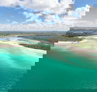 Deluxe Seaplane Tour Noosa to Glasshouse Adventure for 2 with Photobook - Accommodation Melbourne