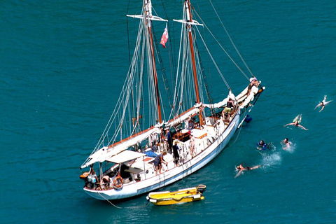 Whitehaven Beach Sailing And Snorkeling Cruise - Accommodation Melbourne 3