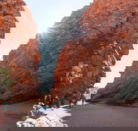 West MacDonnell Ranges- Half Day Trip from Alice Springs - Accommodation Melbourne