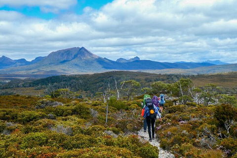 6 Day Trek The Cradle Mountain Overland Track - Melbourne 4u 5