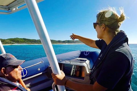 Julian Rocks Byron Bay Cruise - Melbourne 4u 3