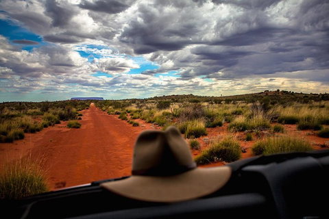 Mount Conner 4WD Small Group Tour From Ayers Rock Including Dinner - Accommodation Melbourne 4